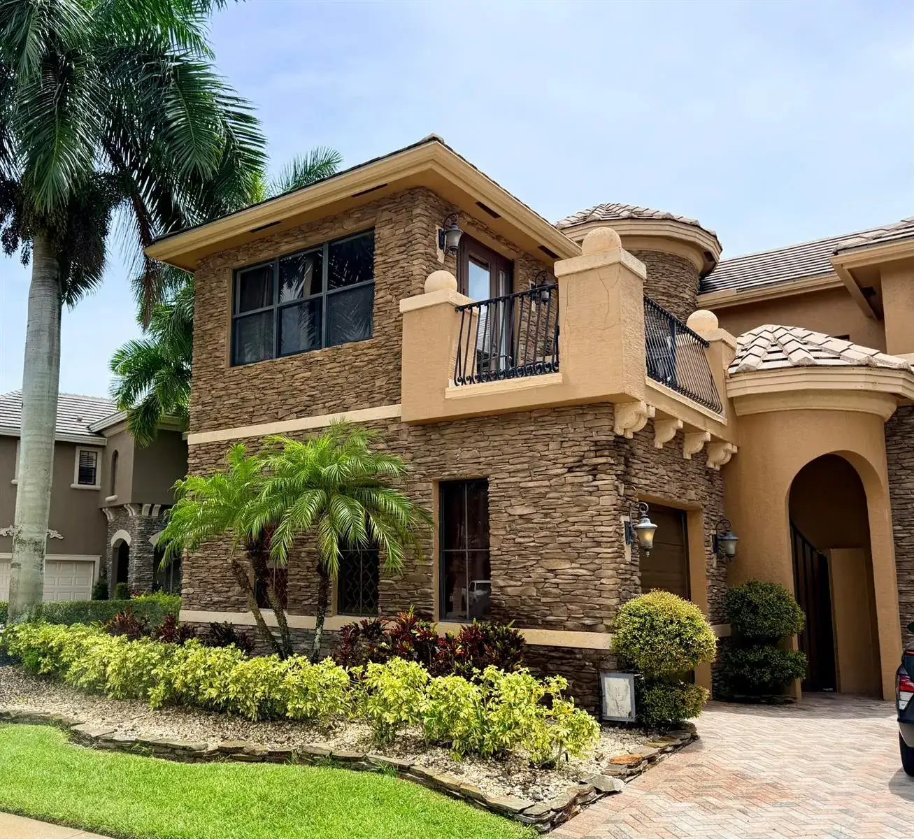 4 bedroom 4 bath Residential for sale at 3501 COLLONADE Drive, Wellington FL 33449