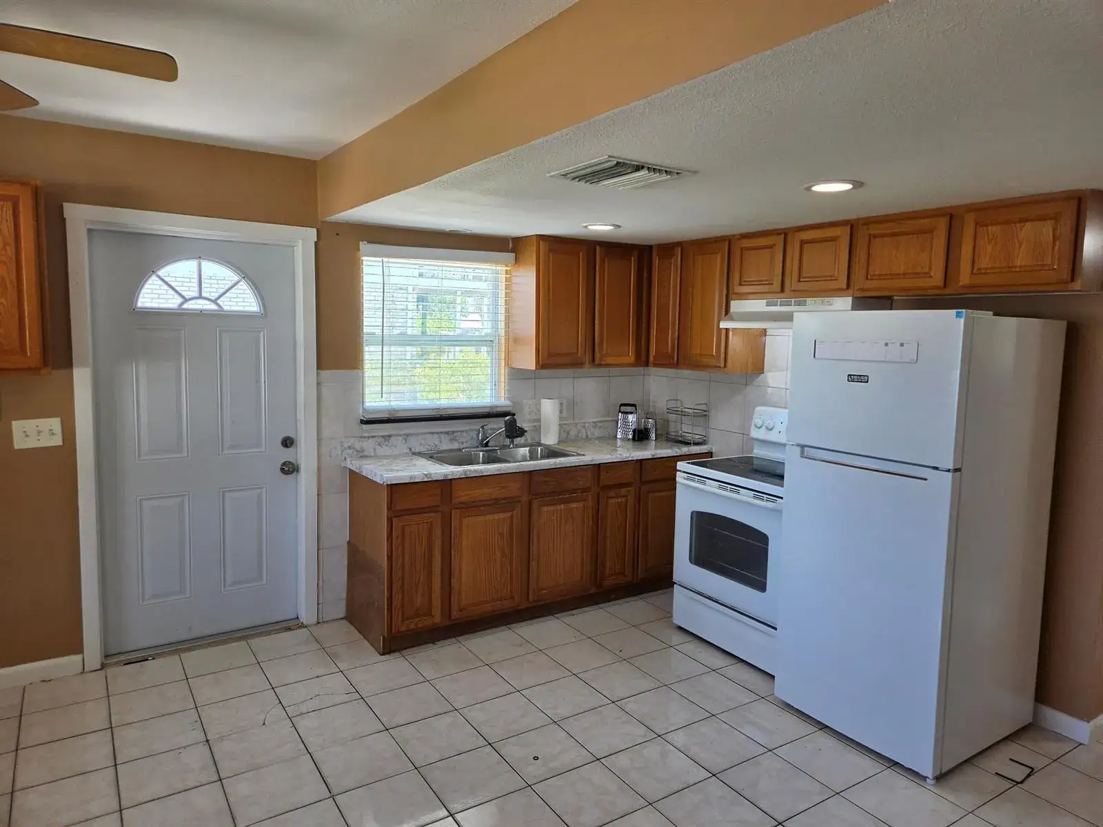 2 bedroom 2 bath Residential Lease for rent at 337 Hernando Street, Fort Pierce FL 34949