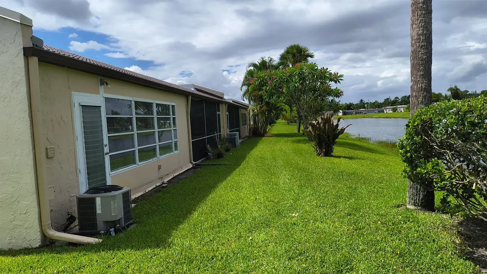 2 bedroom 2 bath Residential for sale at 173 Lake Meryl Drive, West Palm Beach FL 33411