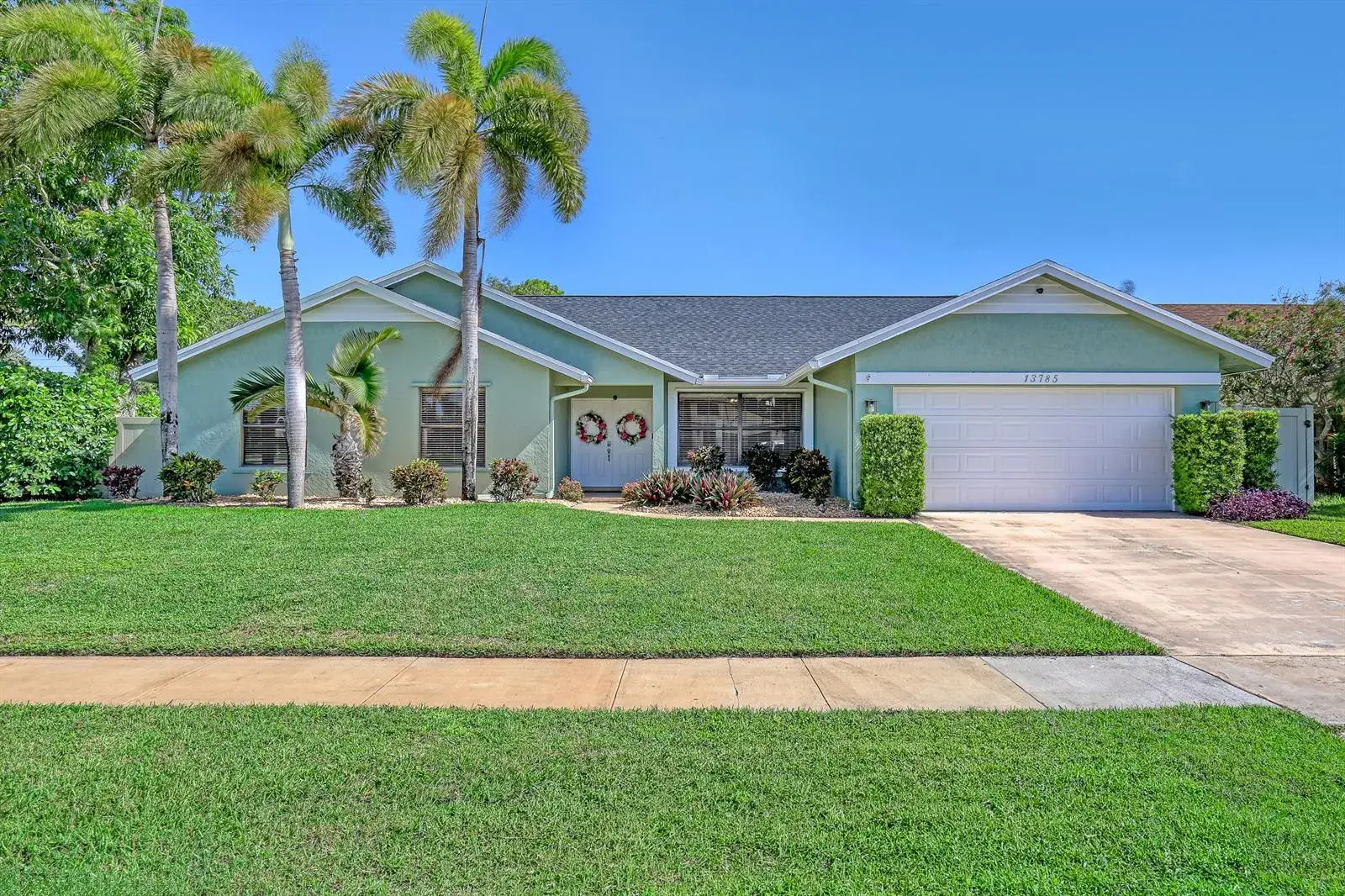 3 bedroom 2 bath Residential for sale at 13785 Exotica Lane, Wellington FL 33414