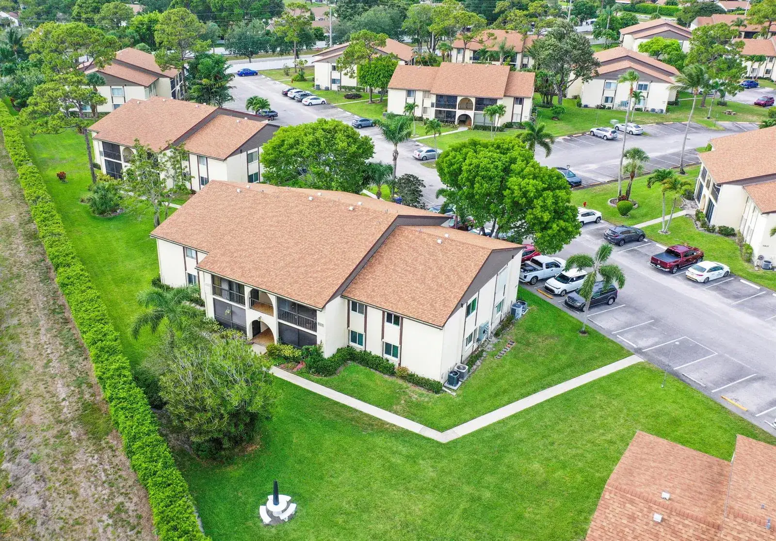 2 bedroom 1 bath Residential for sale at 5930 Whispering Pine Way # 2, FL 33463
