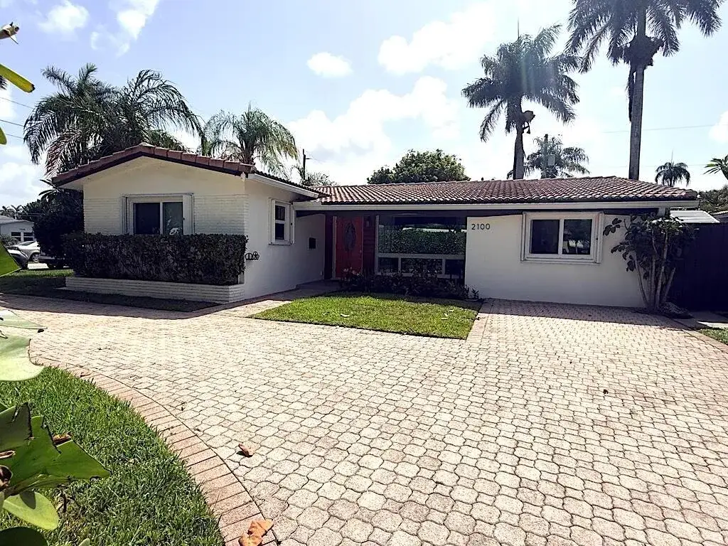 3 bedroom 2 bath Residential for sale at 2100 N 14th Terrace, Hollywood FL 33020