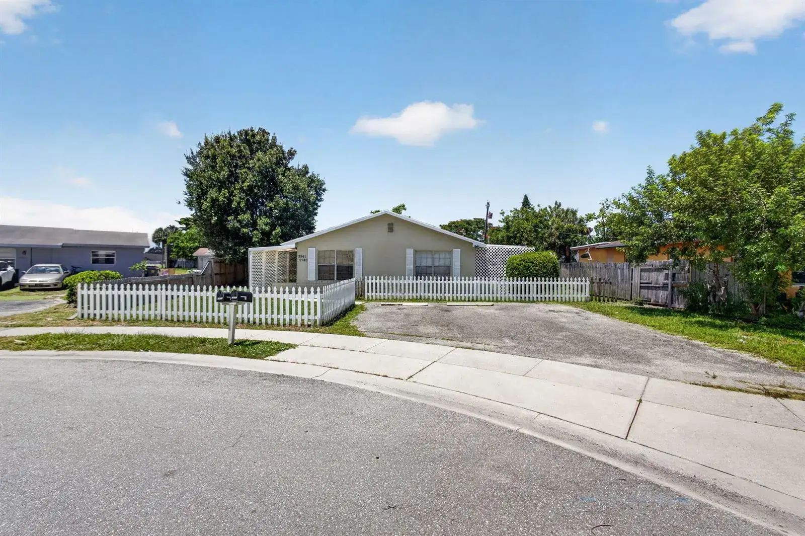 2 bedroom 1 bath Residential Lease for rent at 3943 Roan Court W, Palm Beach Gardens FL 33403