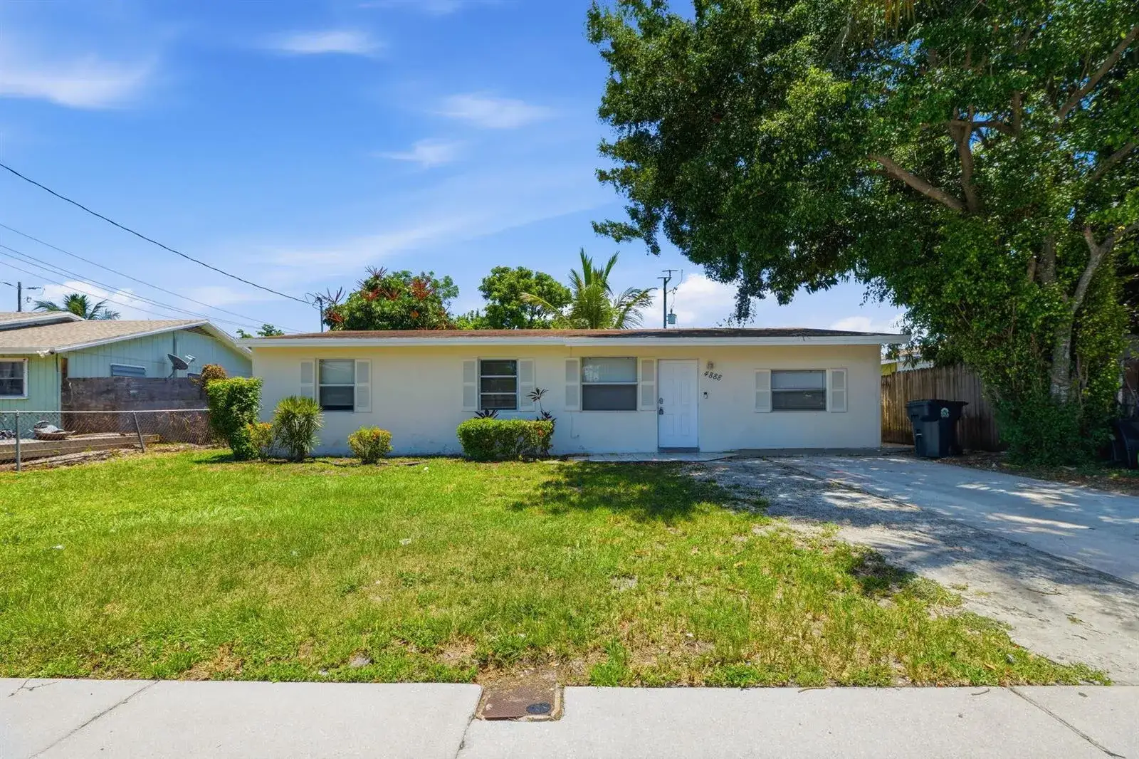 4 bedroom 2 bath Residential for sale at 4888 Prince Drive, FL 33461