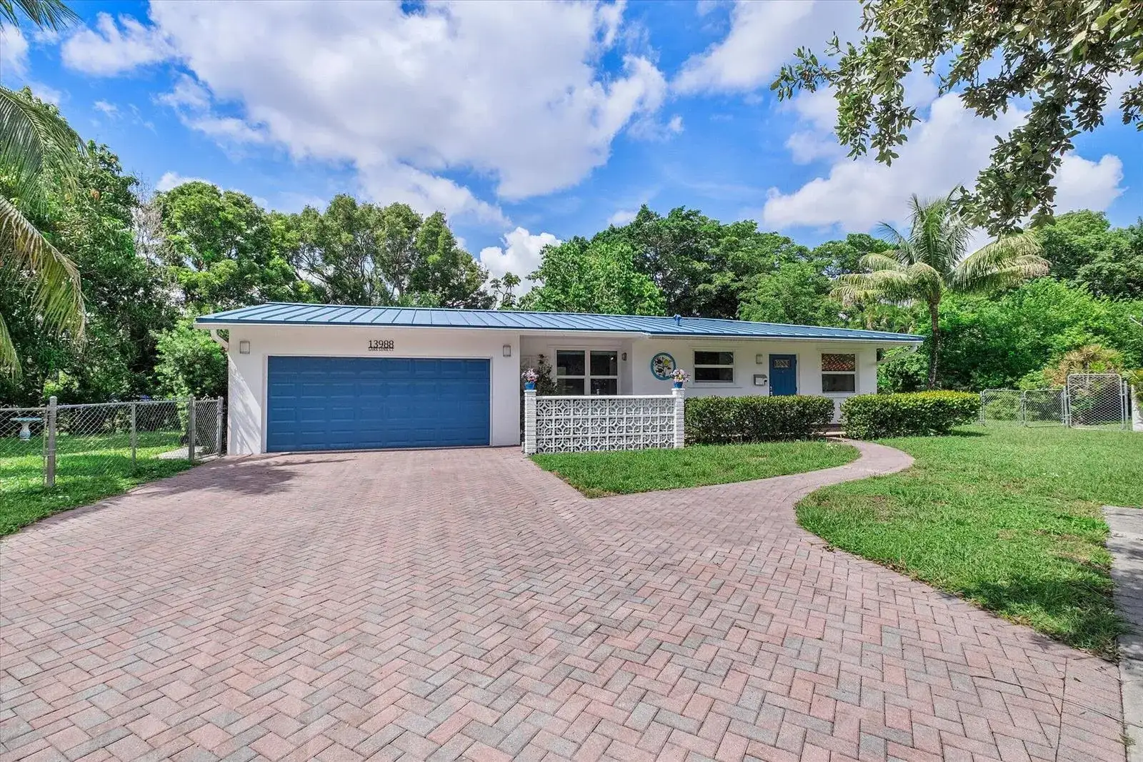 3 bedroom 2 bath Residential for sale at 13988 Lake Lure Court, Miami Lakes FL 33014