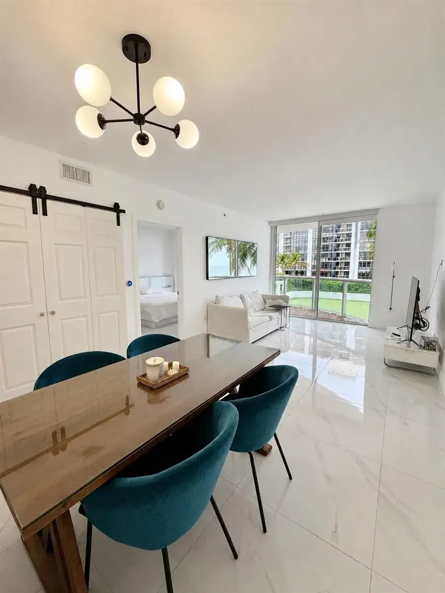 1 bedroom 1 bath Residential Lease for rent at 6365 Collins Avenue # 811, Miami Beach FL 33141