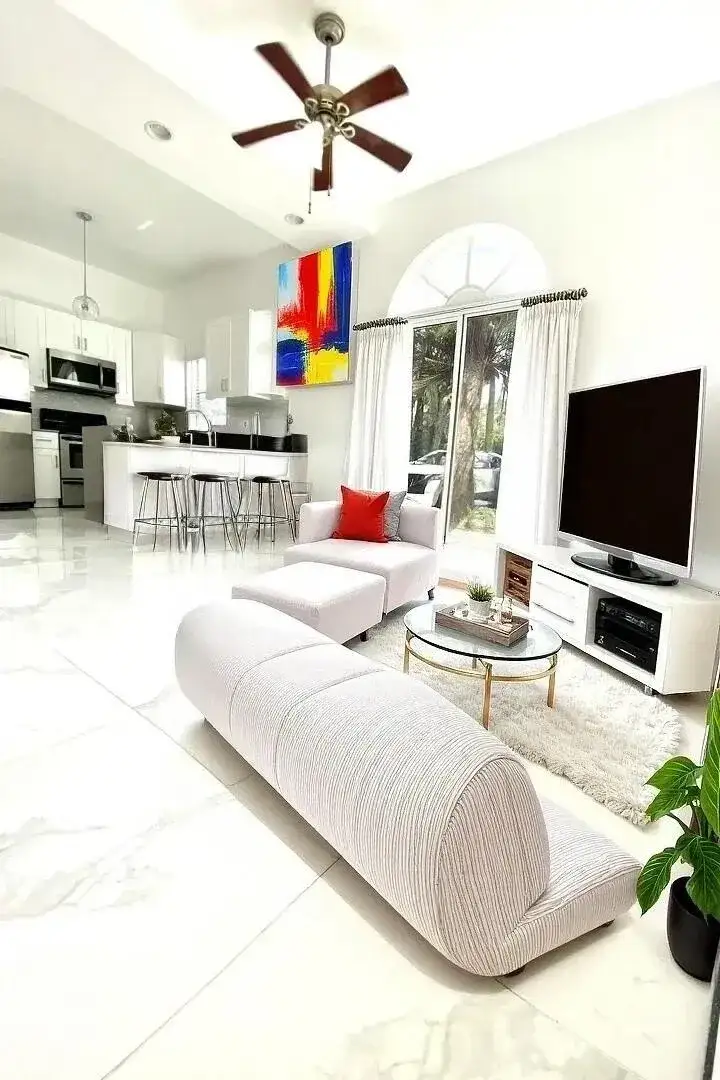 1 bedroom 1 bath Residential Lease for rent at 3356 BIRD Avenue # 1, Miami FL 33133