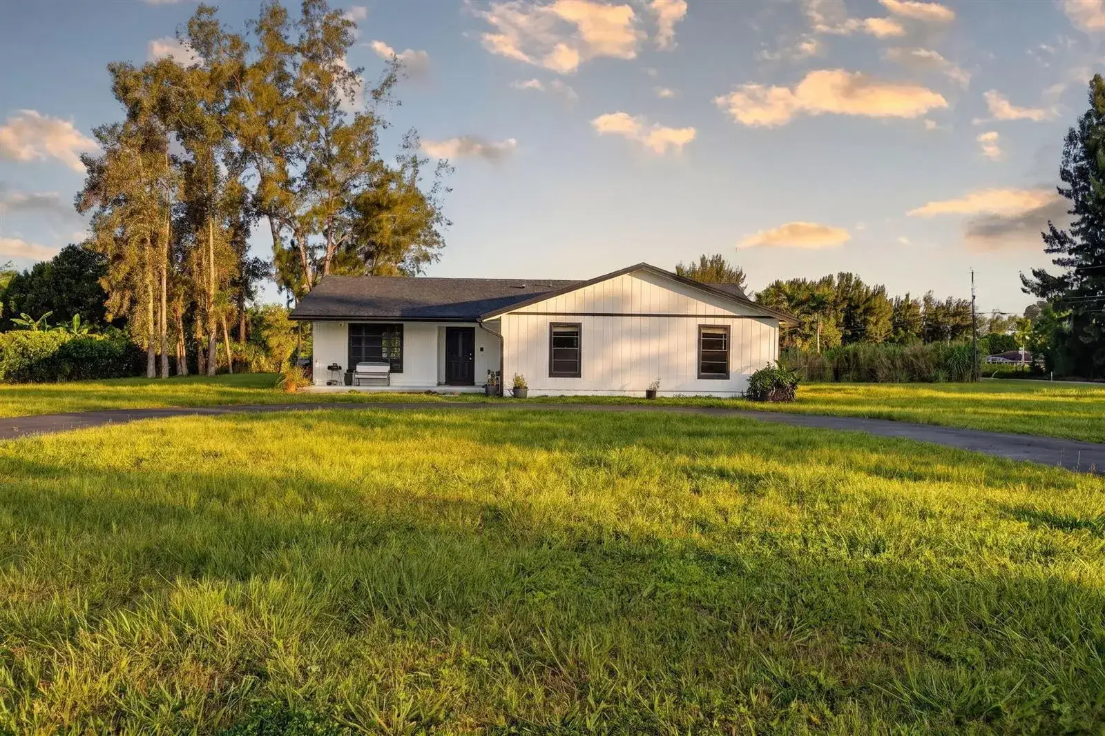 3 bedroom 2 bath Residential Lease for rent at 5989 COCONUT Boulevard, FL 33411