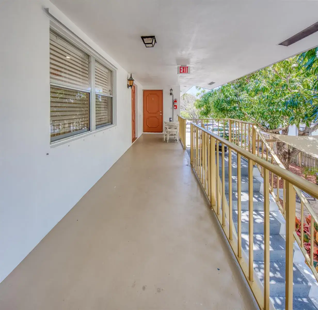 1 bedroom 1 bath Residential Lease for rent at 411 S M Street # 5, FL 33460