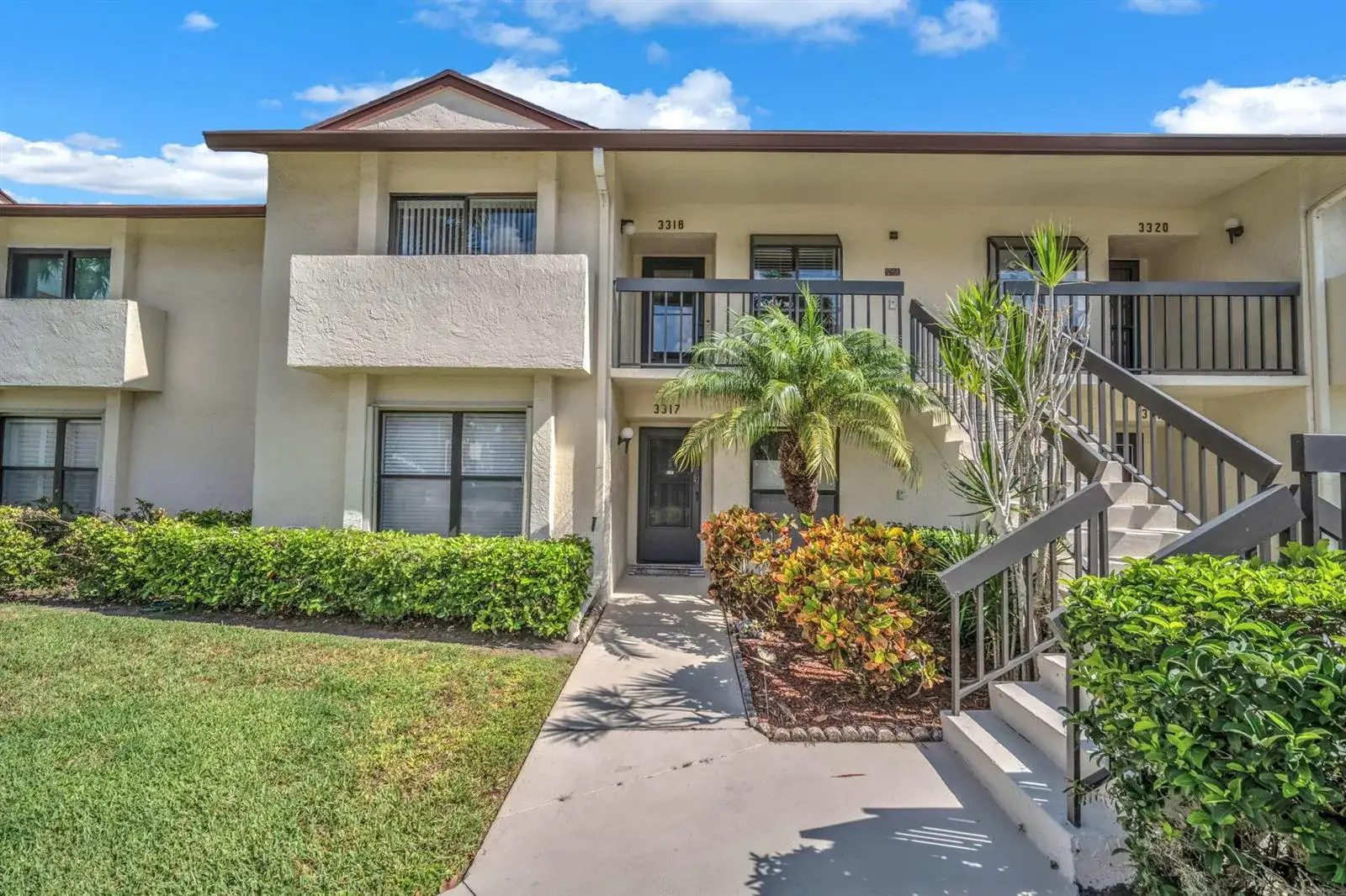 2 bedroom 2 bath Residential for sale at 3318 Lucerne Park Drive, FL 33467