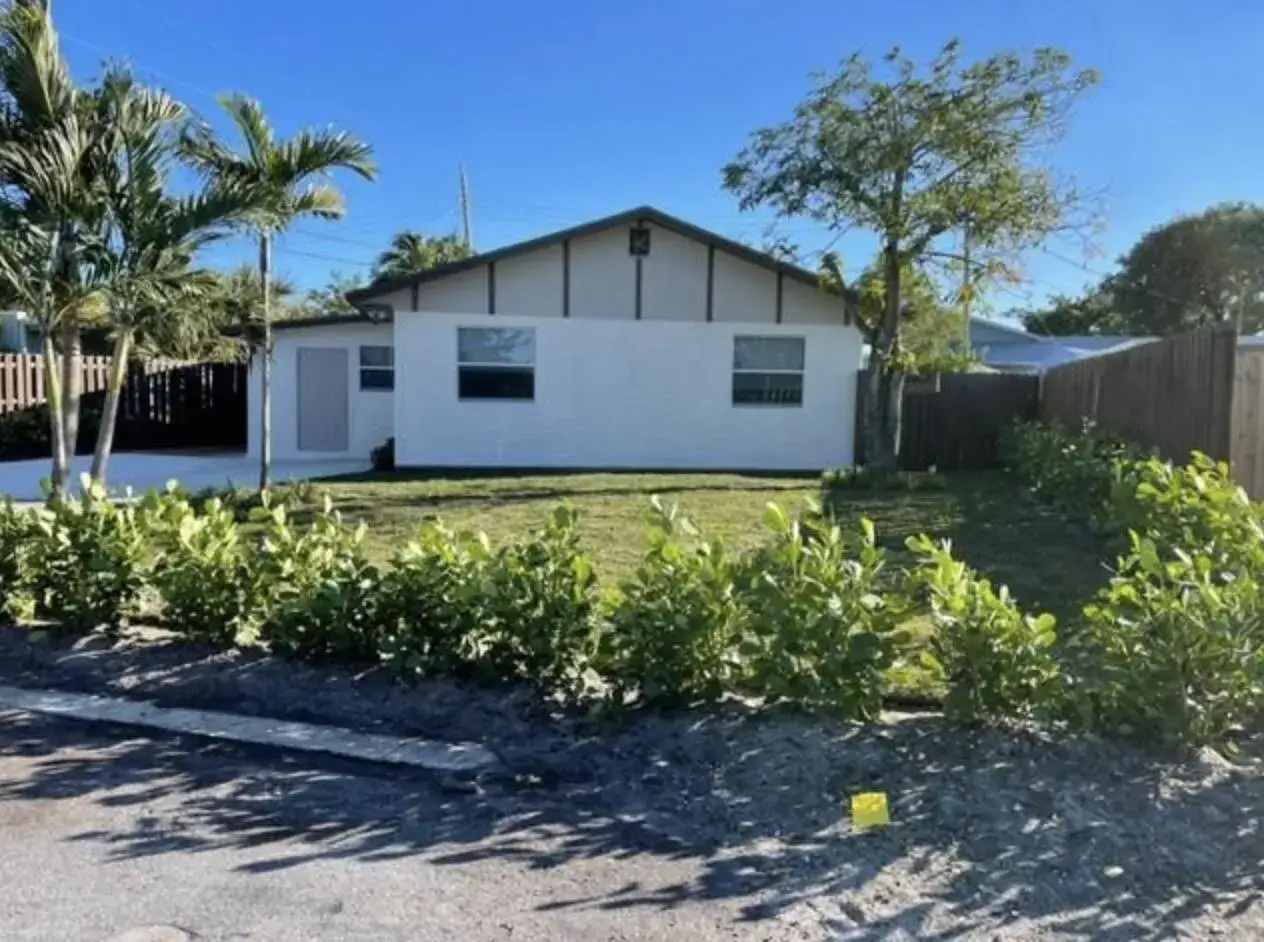 3 bedroom 2 bath Residential Lease for rent at 150 MANCHESTER Street, Boca Raton FL 33487