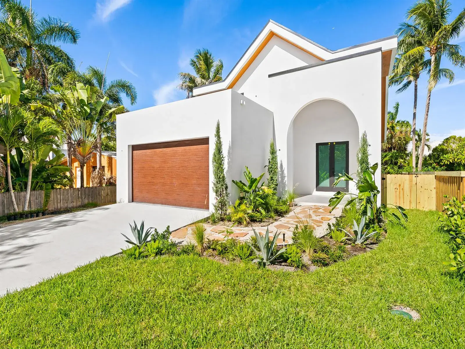3 bedroom 3 bath Residential for sale at 1628 NE 17th Avenue, Fort Lauderdale FL 33305
