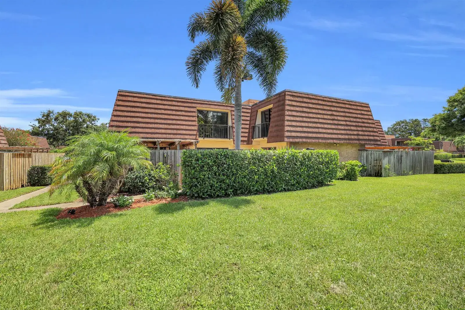2 bedroom 2 bath Residential for sale at 1119 11th Lane, Palm Beach Gardens FL 33418