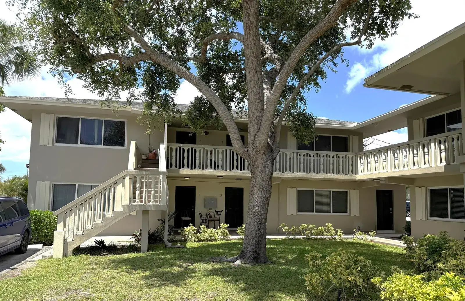 3 bedroom 2 bath Residential Lease for rent at 265 SW 7 Street # 4, Boca Raton FL 33432