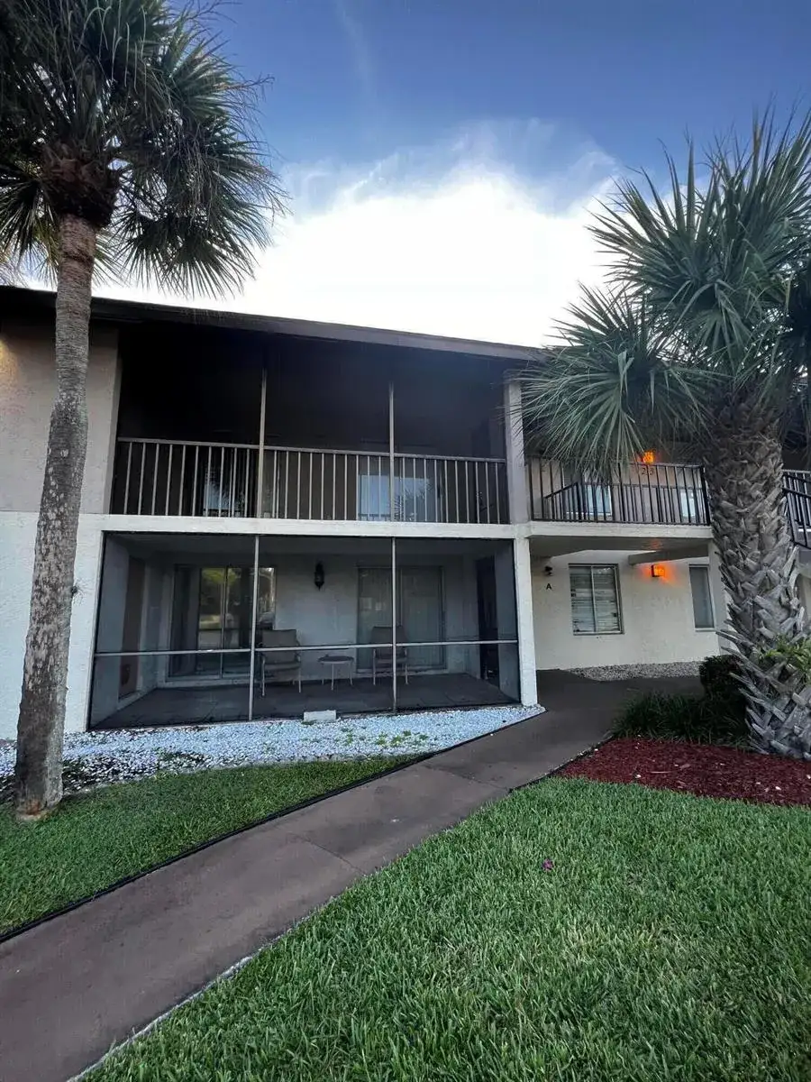 2 bedroom 2 bath Residential Lease for rent at 4215 S 57th Avenue, FL 33463