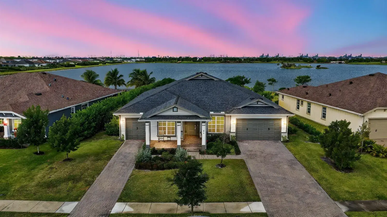 4 bedroom 3 bath Residential for sale at 799 Hookline Circle, Loxahatchee FL 33470
