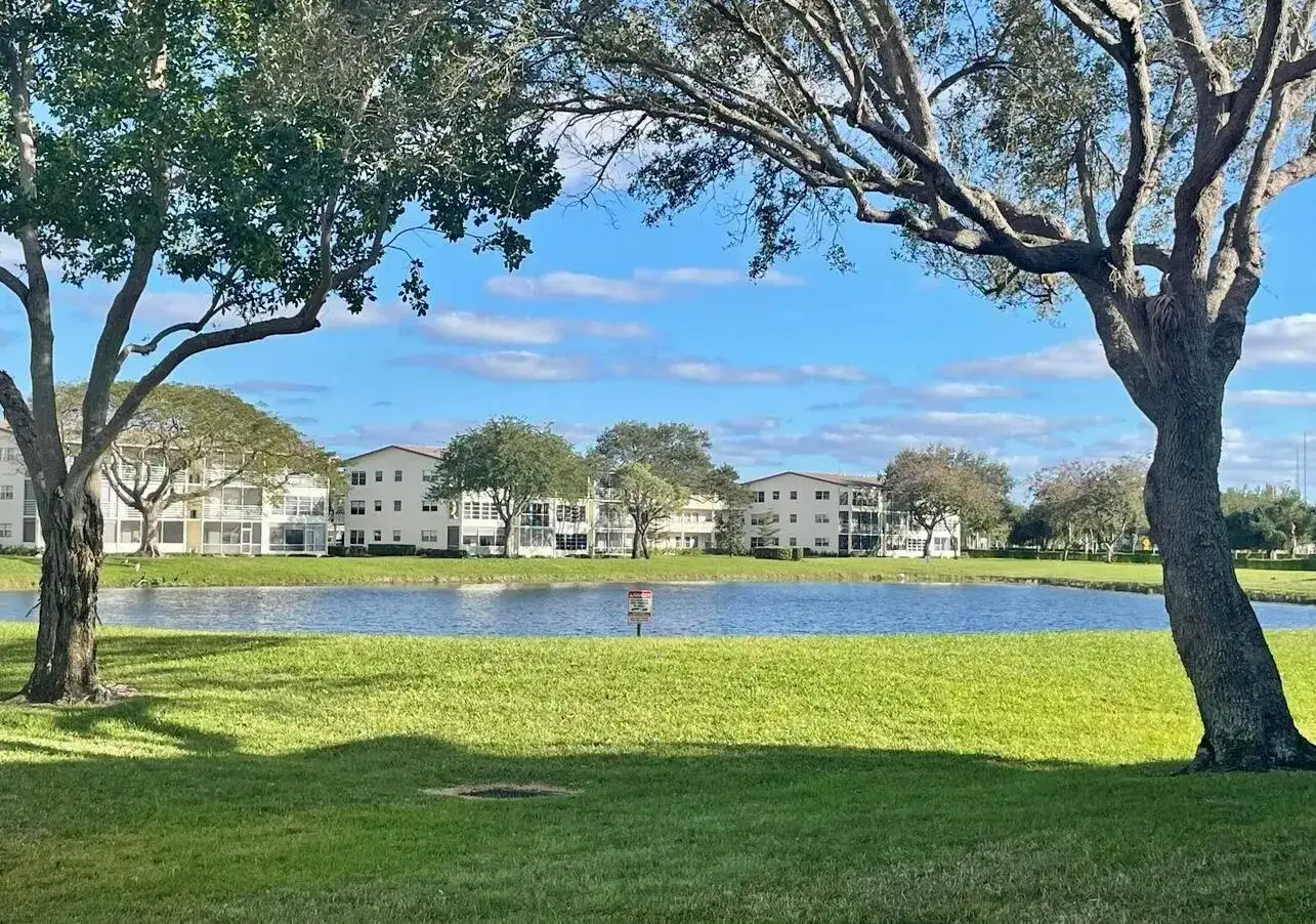 1 bedroom 1 bath Residential Lease for rent at 7 PRESTON A, Boca Raton FL 33434