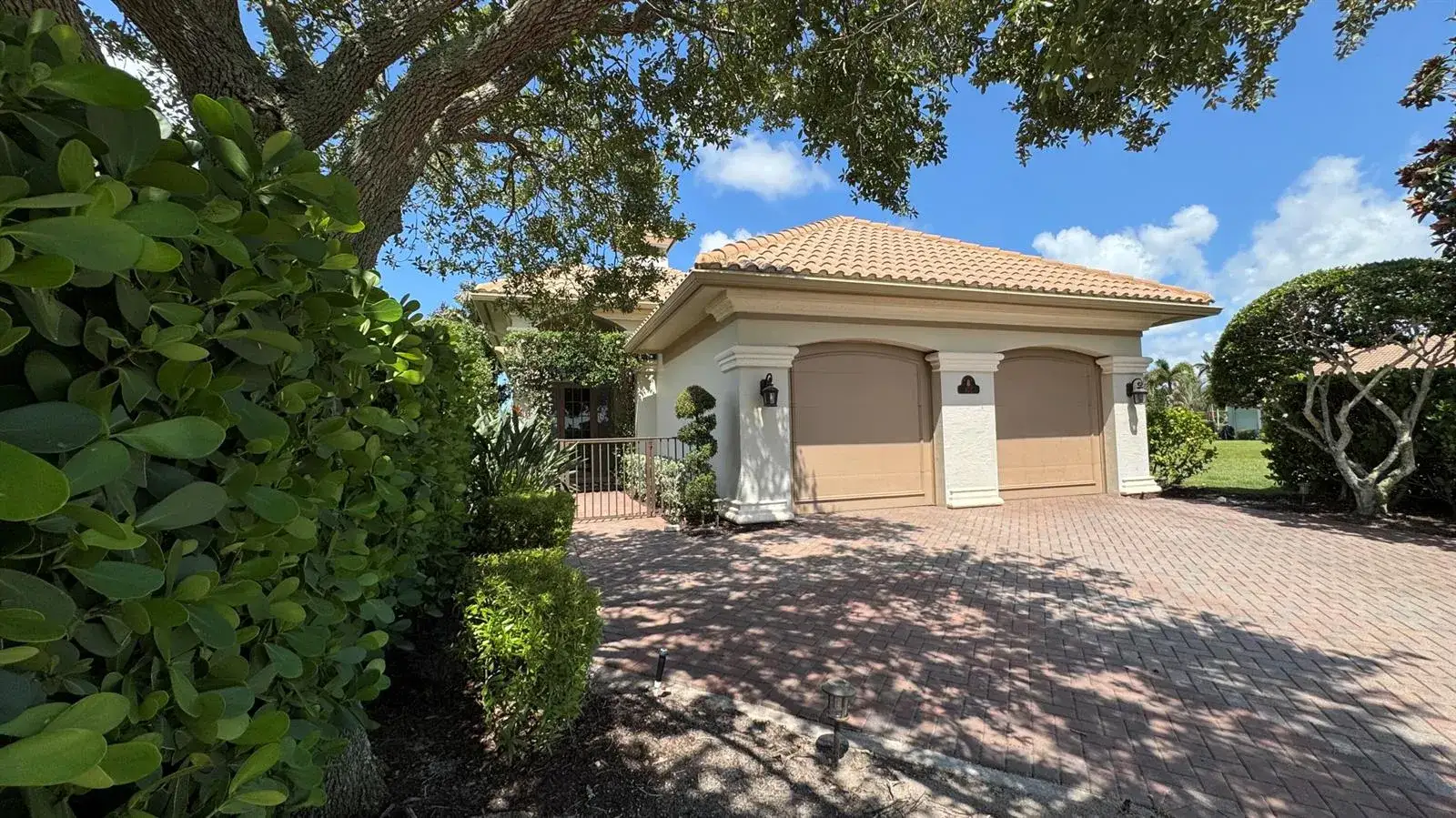 3 bedroom 2 bath Residential for sale at 102 SE RIO PALERMO, Port St. Lucie FL 34984