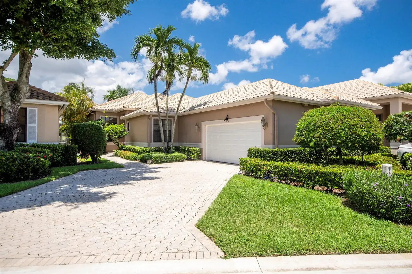 3 bedroom 2 bath Residential for sale at 4557 Barclay Fair Way, Lake Worth FL 33449