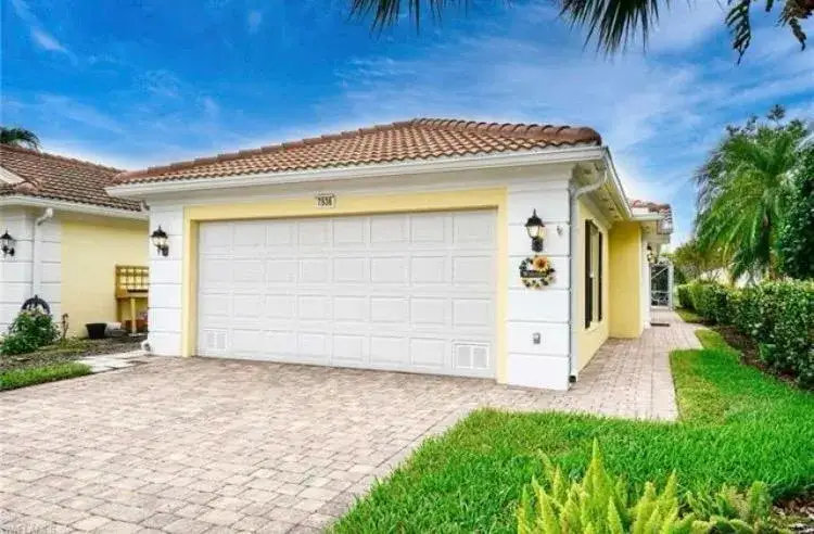 7936 Umberto Court, Naples FL 34114