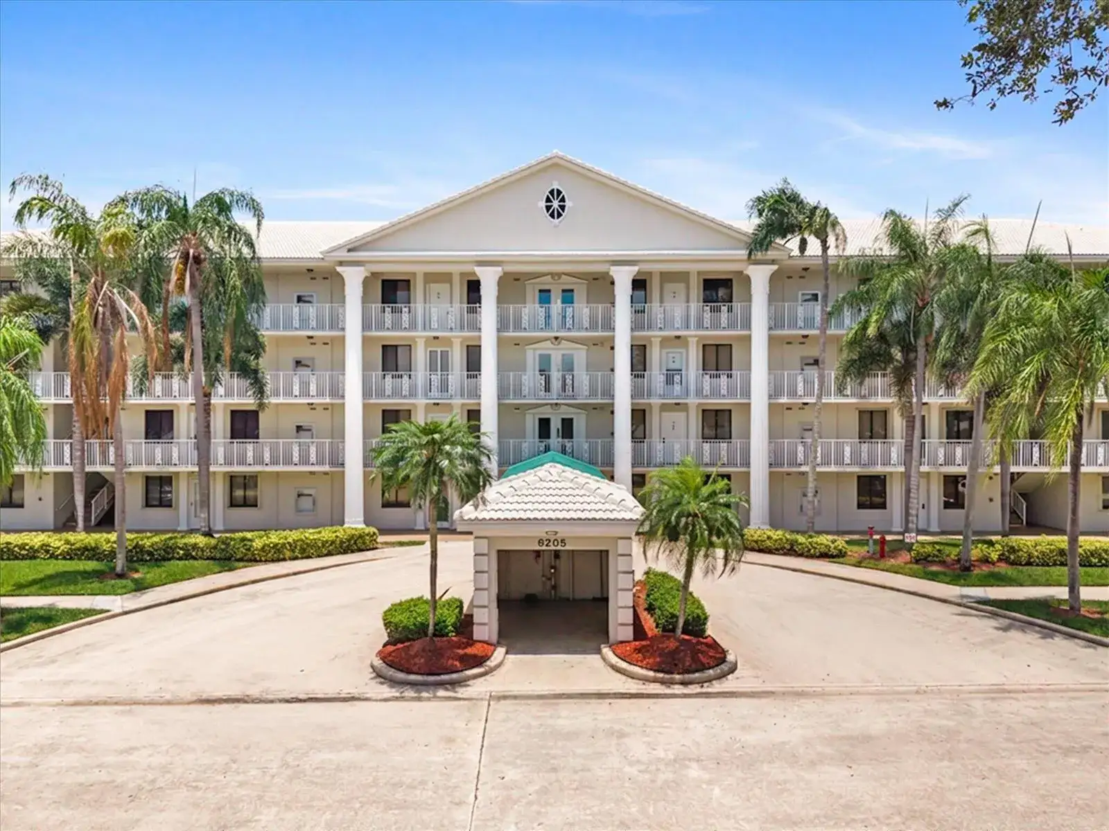 2 bedroom 2 bath Residential for sale at 6205 Balboa Circle # 102, Boca Raton FL 33433