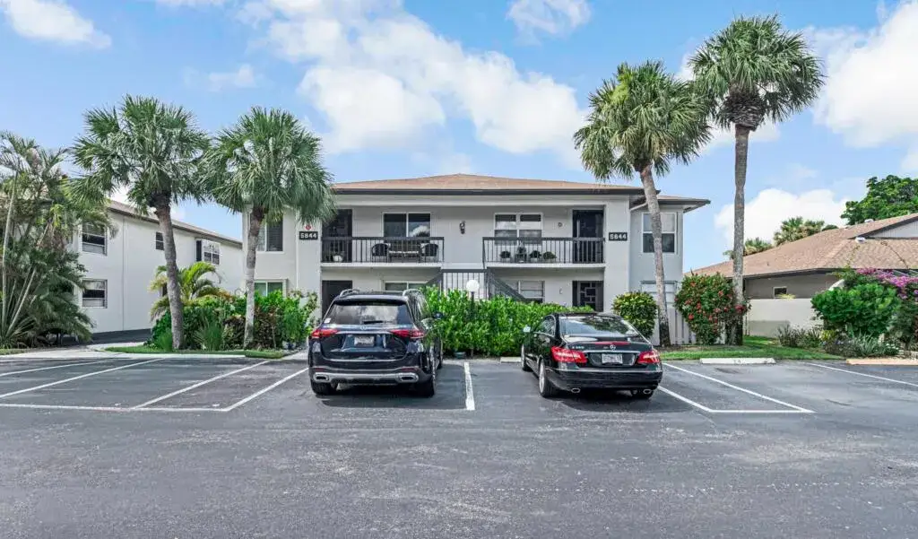 2 bedroom 2 bath Residential for sale at 5844 Areca Palm Court # C, Delray Beach FL 33484