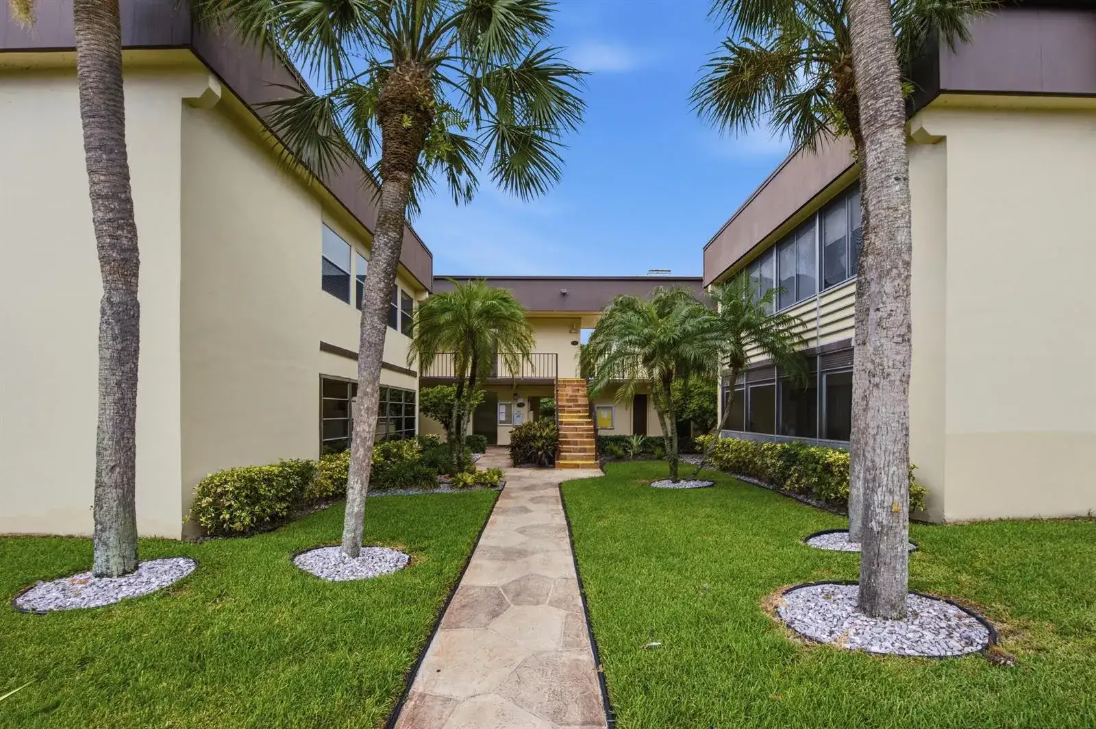 1 bedroom 1 bath Residential Lease for rent at 226 Capri E # 226, Delray Beach FL 33484