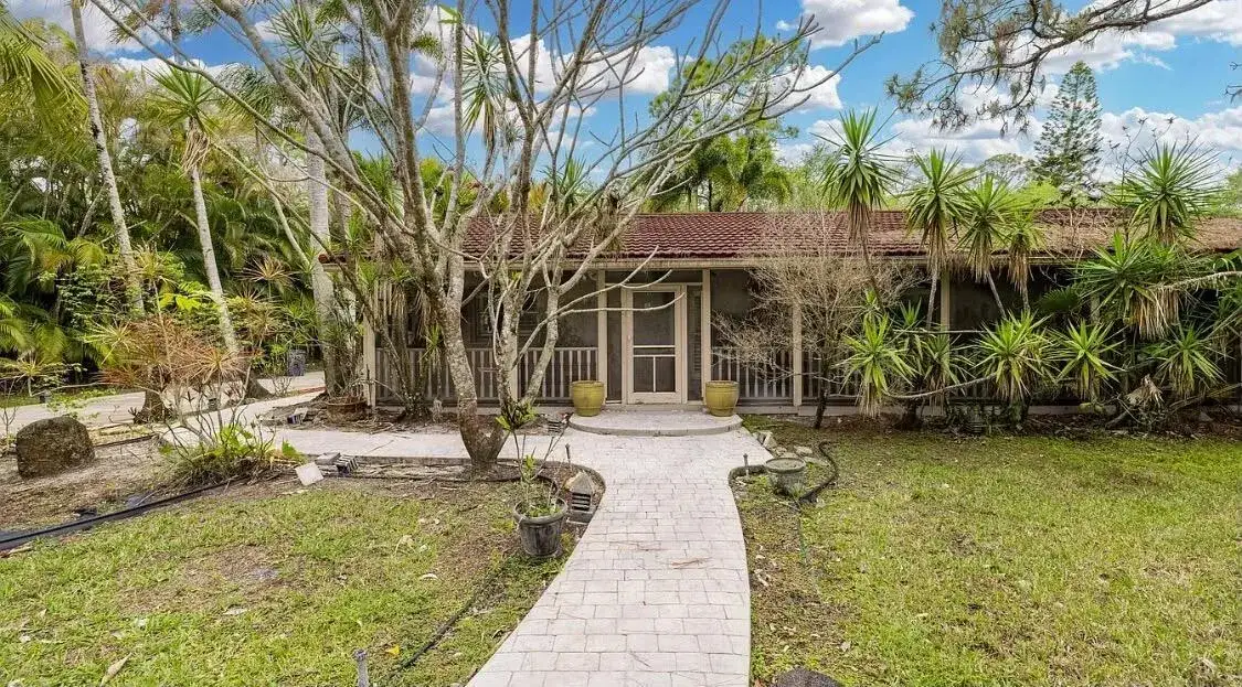 3 bedroom 2 bath Residential Lease for rent at 13265 41ST Lane N, FL 33411