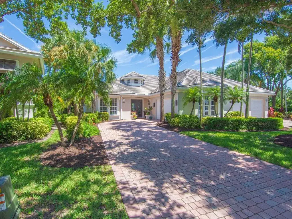 3 bedroom 3 bath Residential for sale at 2229 Falls Circle, Vero Beach FL 32967