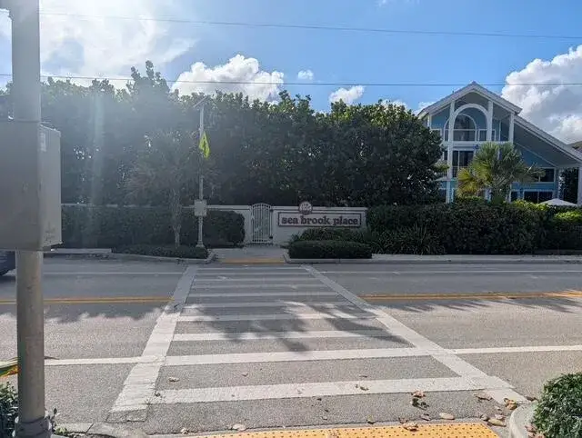2 bedroom 2 bath Residential for sale at 163 SEABREEZE Circle, Jupiter FL 33477