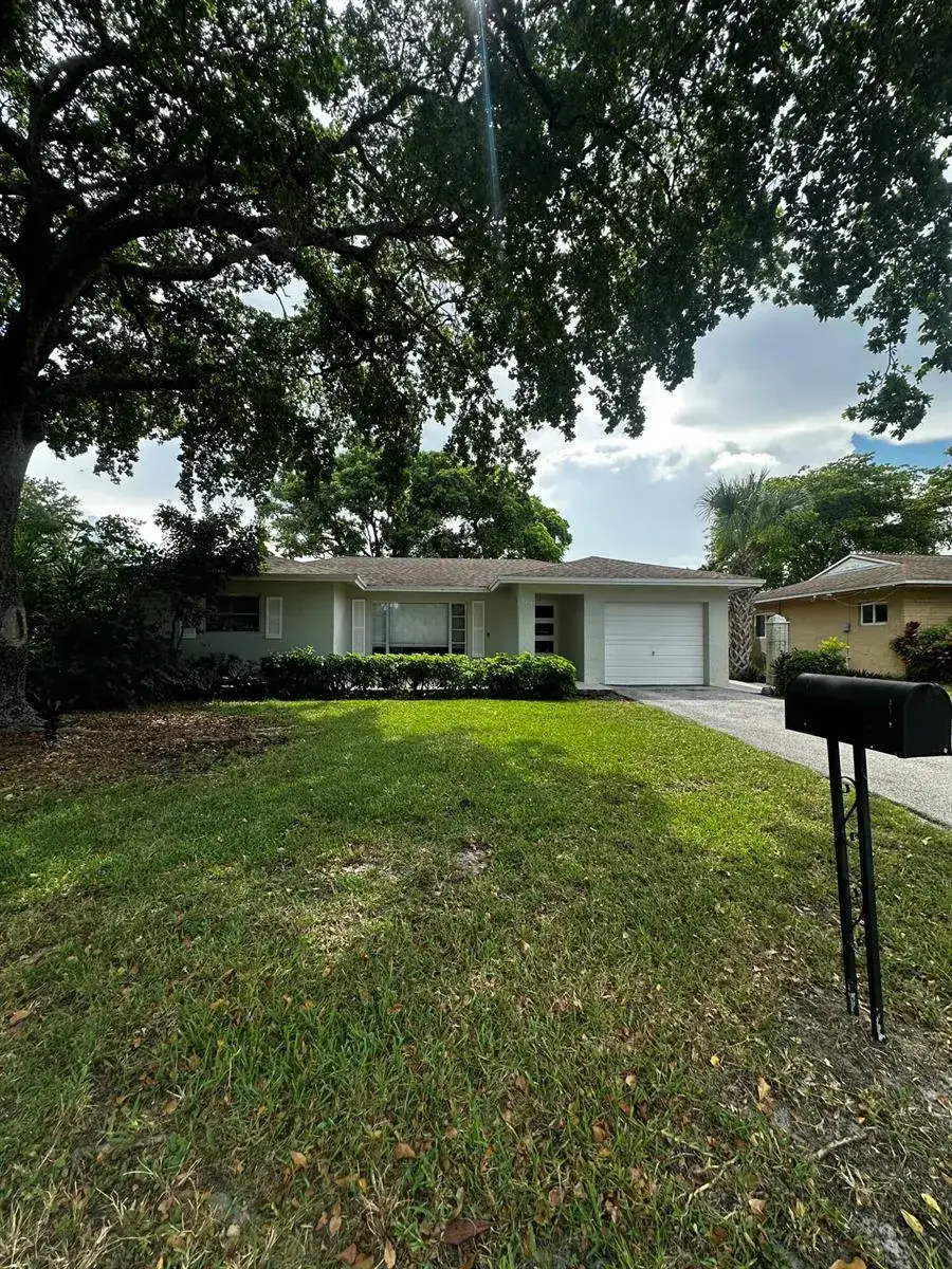 3 bedroom 2 bath Residential for sale at 8211 NW 91st Avenue, Tamarac FL 33321
