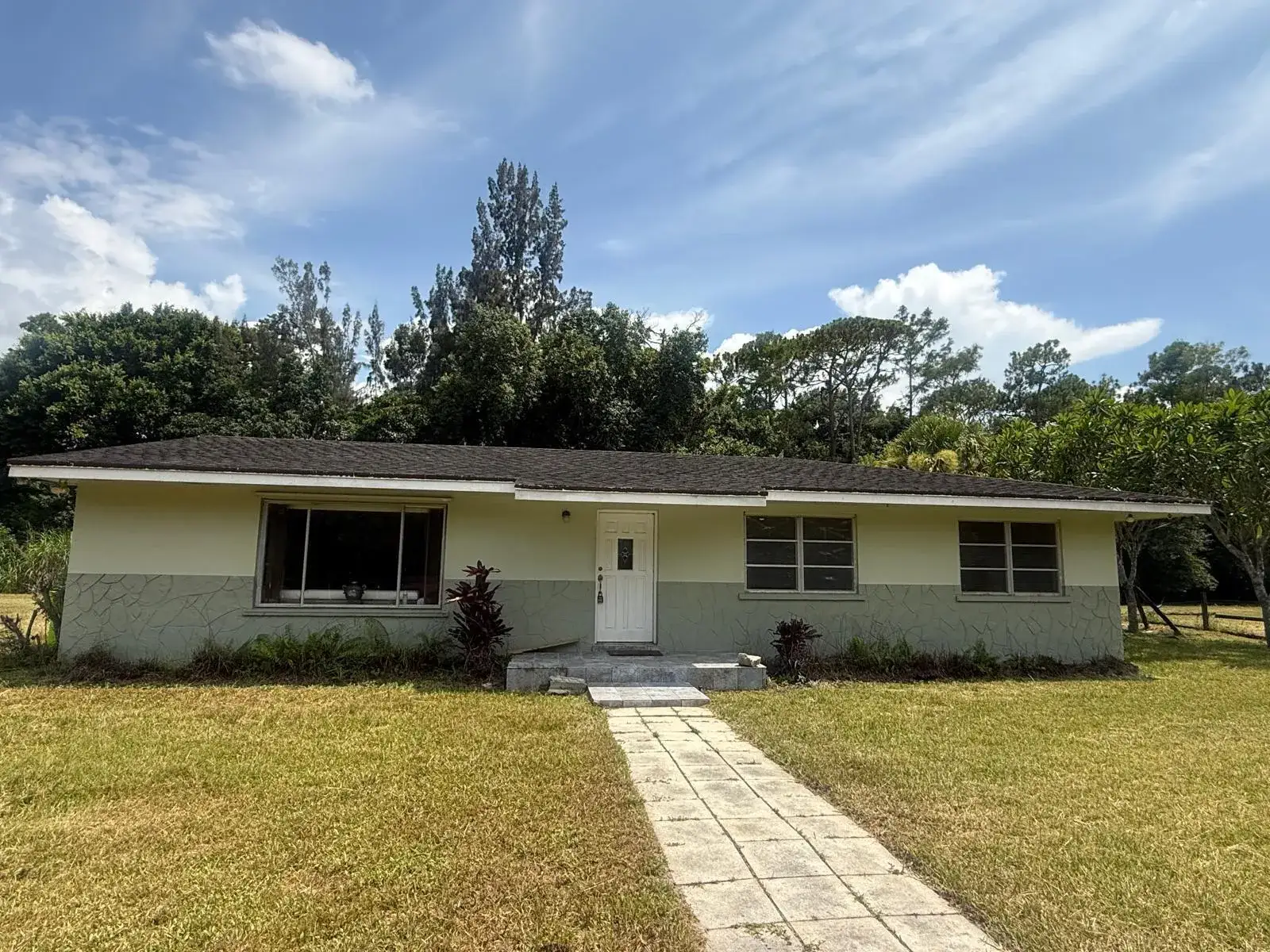 3 bedroom 1 bath Residential Lease for rent at 13886 N 22ND Road N, FL 33470