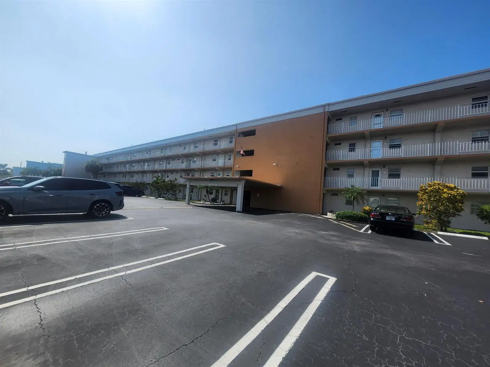 1 bedroom 1 bath Residential for sale at 230 NE 26th Avenue # 209, Boynton Beach FL 33435