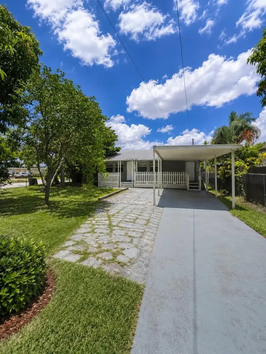 4 bedroom 2 bath Residential Lease for rent at 5317 Garden Avenue, West Palm Beach FL 33405