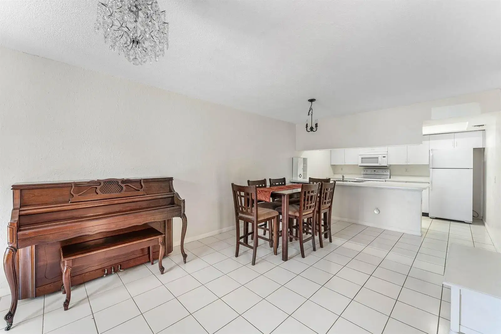 3 bedroom 2 bath Residential Lease for rent at 170 WATERSIDE Drive # 170, Hypoluxo FL 33462