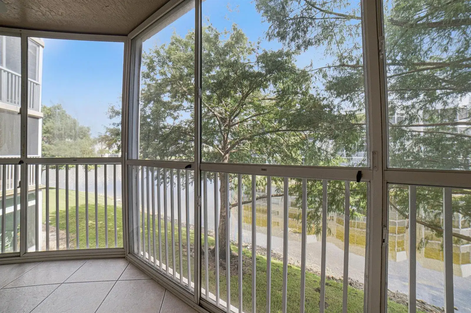 2 bedroom 2 bath Residential for sale at 7643 Granville Drive # 210, Tamarac FL 33321