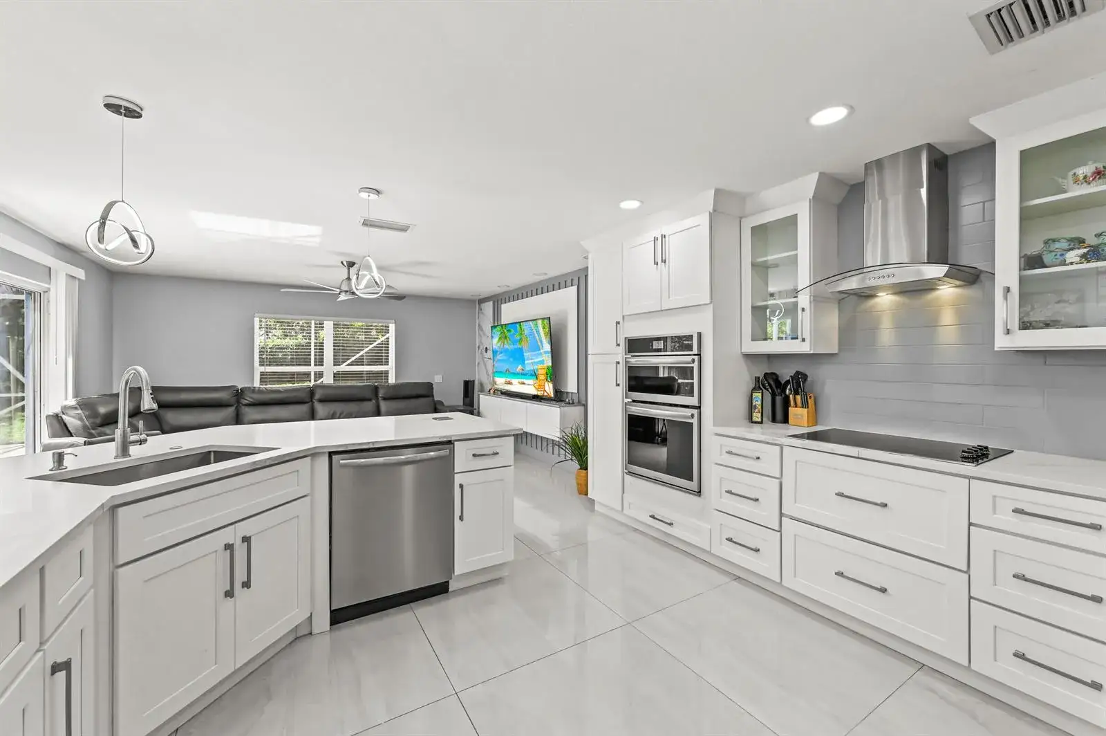 4 bedroom 2 bath Residential for sale at 5066 NORTHERN LIGHTS Drive, FL 33463
