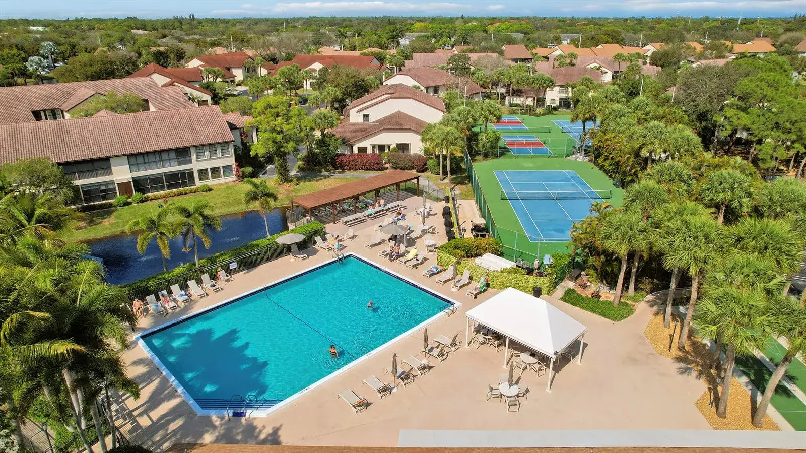 2 bedroom 2 bath Residential for sale at 3254 Jog Park Drive, FL 33467