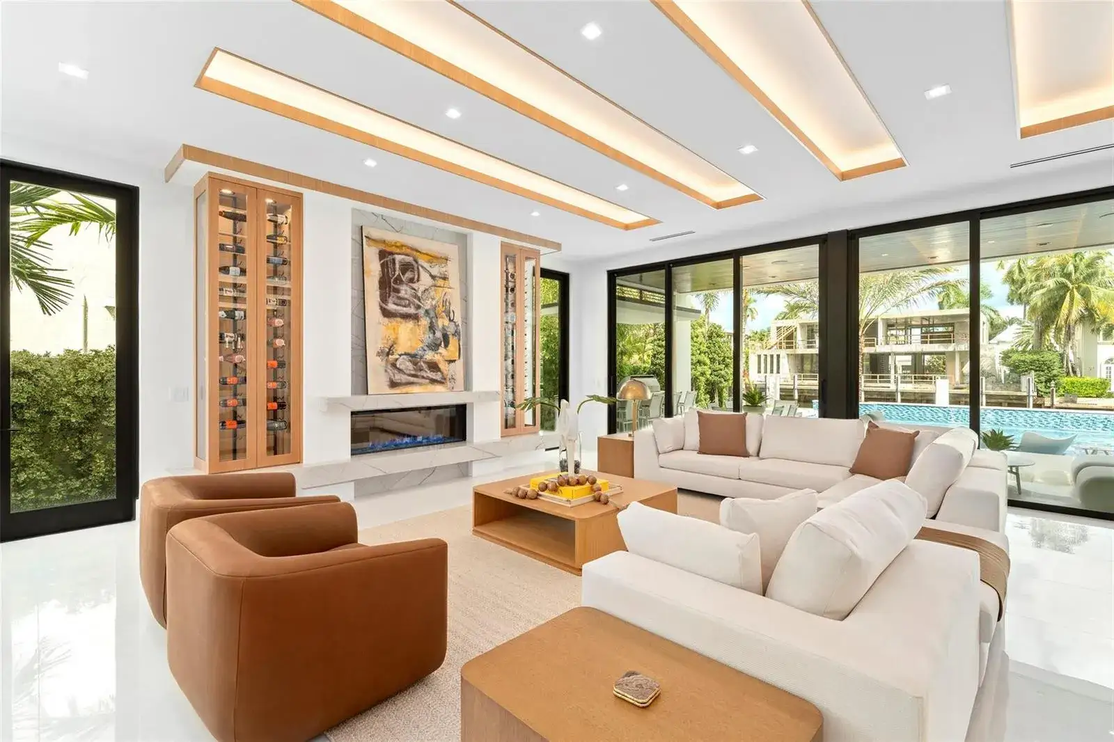 6 bedroom 5 bath Residential for sale at 24 FIESTA Way, Fort Lauderdale FL 33301
