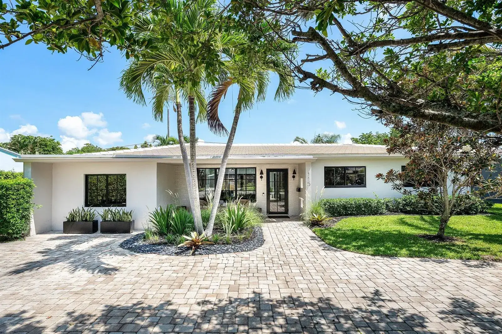 3 bedroom 3 bath Residential for sale at 115 Bonnie Briar Lane, Delray Beach FL 33444