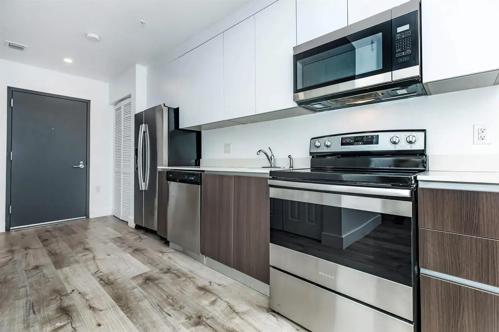 1 bath Residential Lease for rent at 39 NW 7TH Avenue # 405, Miami FL 33128