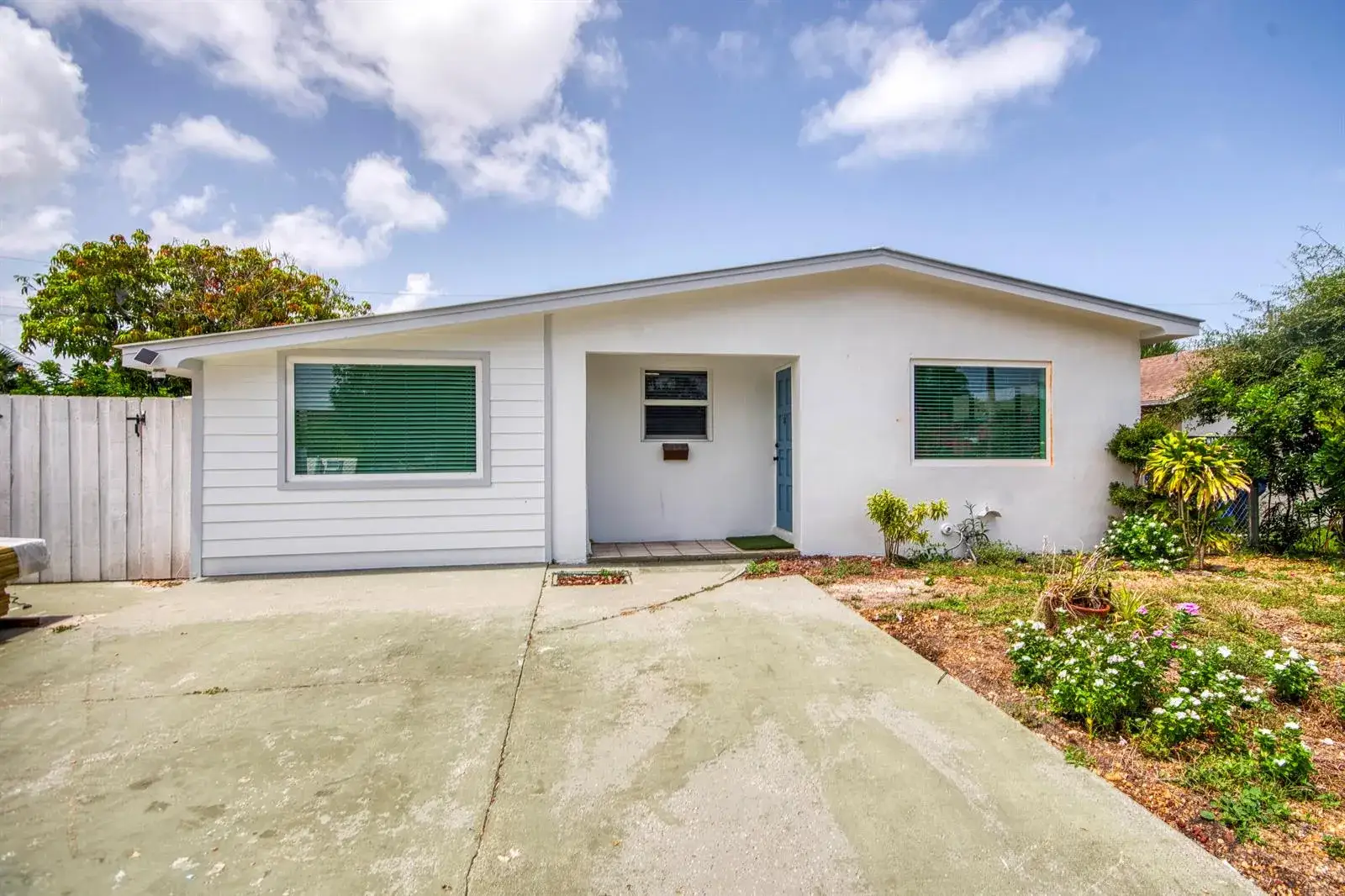 4 bedroom 2 bath Residential for sale at 950 W 36th Street, Riviera Beach FL 33404