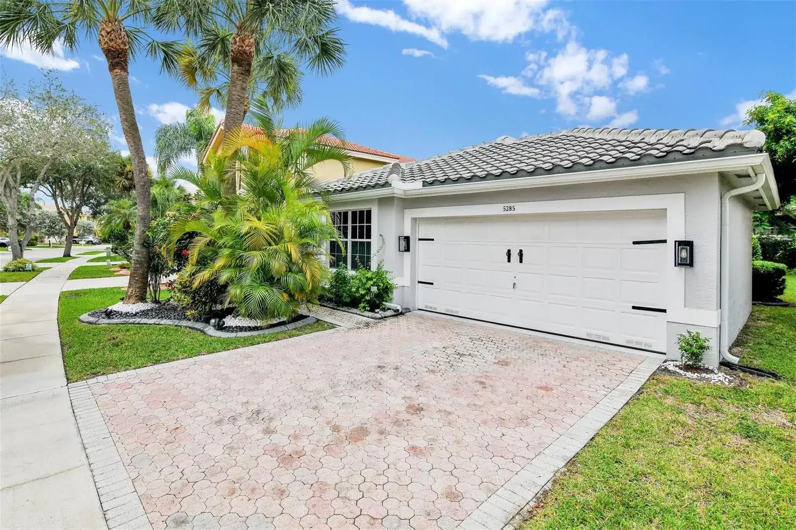3 bedroom 2 bath Residential for sale at 5285 NW 117TH Avenue, Coral Springs FL 33076