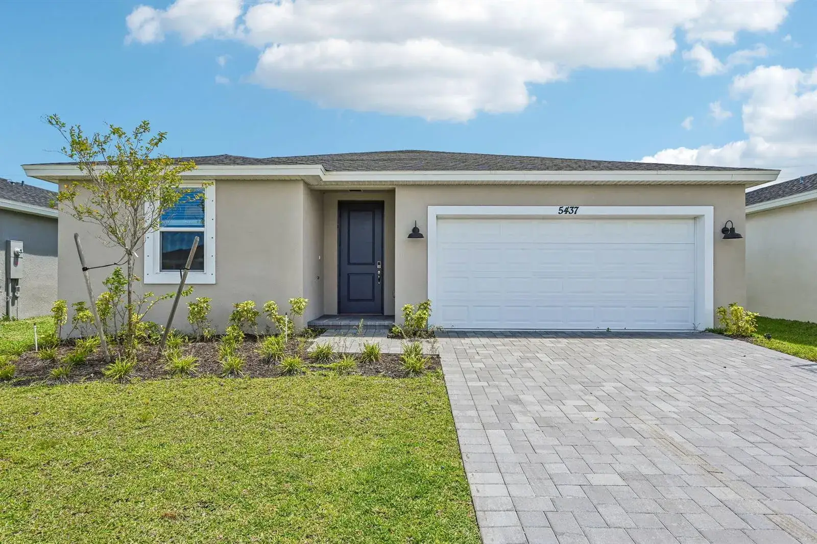 4 bedroom 2 bath Residential for sale at 5437 Hampton Park Circle, Vero Beach FL 32966