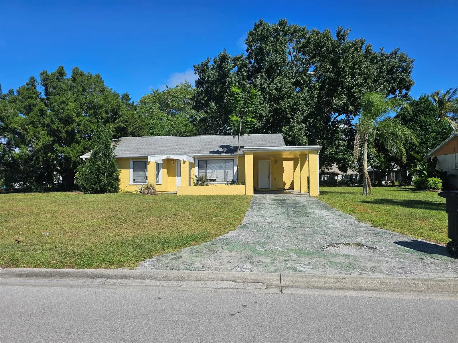 3 bedroom 2 bath Residential Lease for rent at 1917 SE BURGUNDY Lane, Port St. Lucie FL 34952