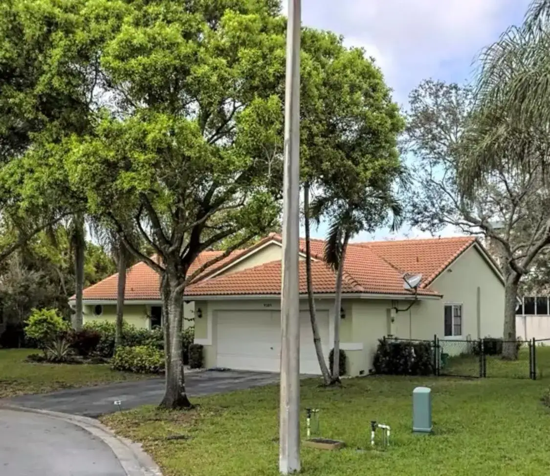 3 bedroom 2 bath Residential for sale at 9285 NW 44TH Court, Coral Springs FL 33065