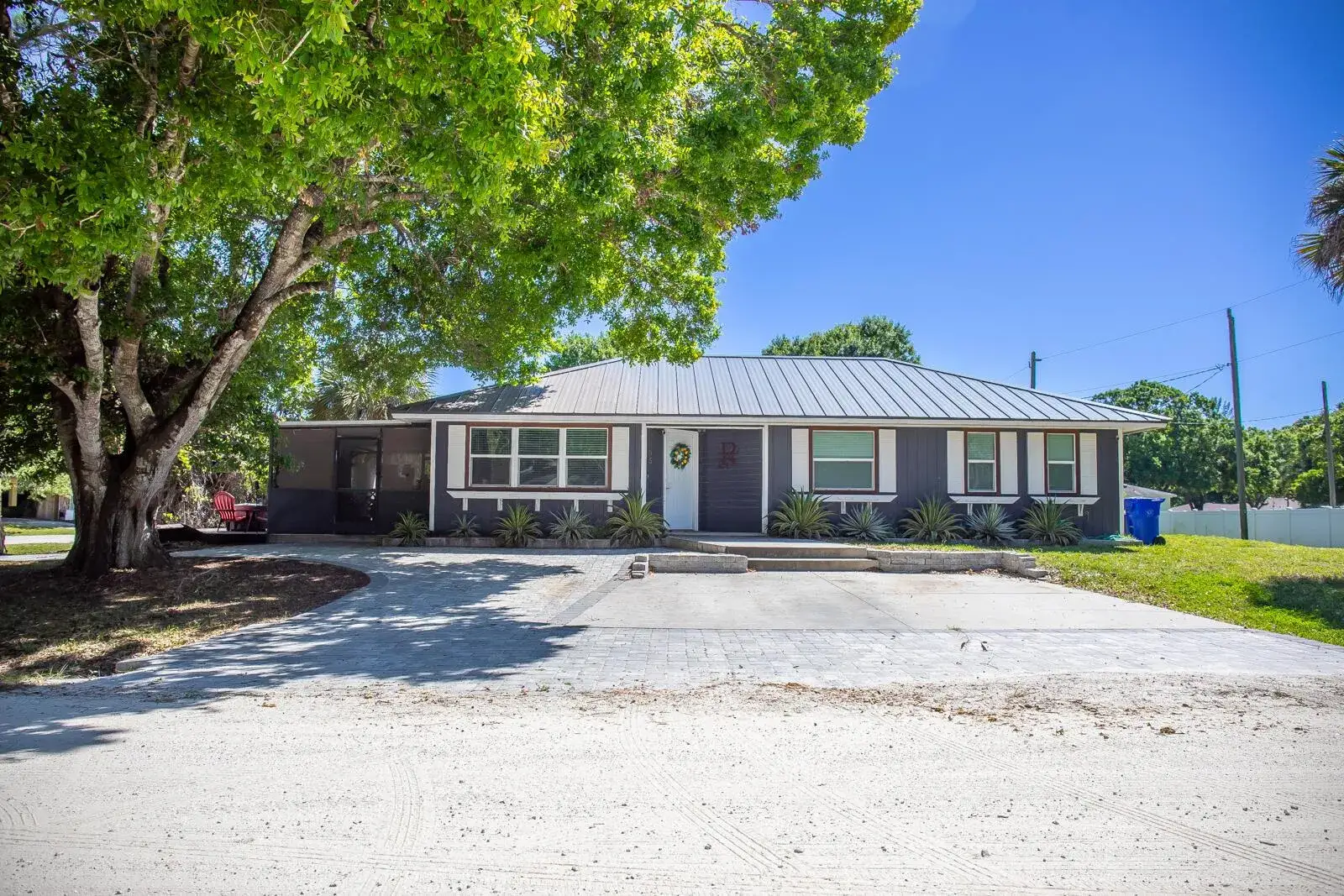 3 bedroom 2 bath Residential for sale at 6095 7TH Street, Vero Beach FL 32968
