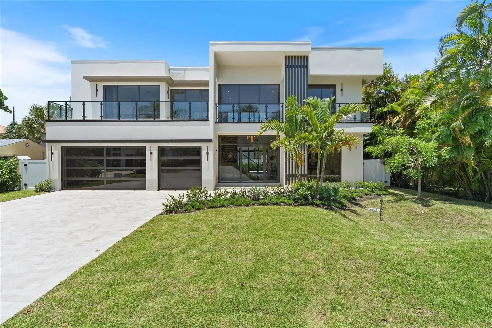4 bedroom 4 bath Residential for sale at 13 EASTVIEW Avenue, Delray Beach FL 33483
