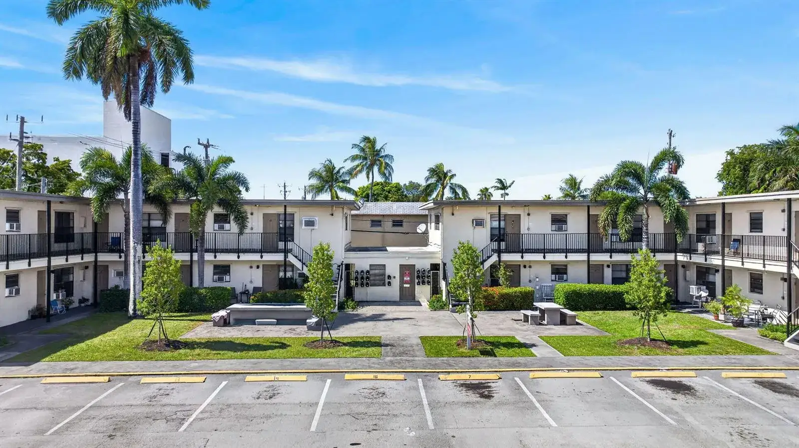 Commercial Sale for sale at 2275 NE 12TH Street, Pompano Beach FL 33062