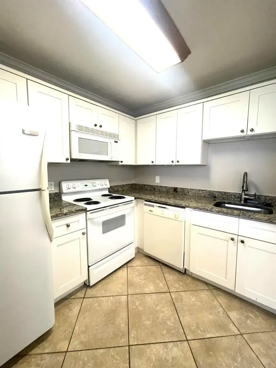 1 bedroom 1 bath Residential Lease for rent at 263 Brittany F, Delray Beach FL 33446